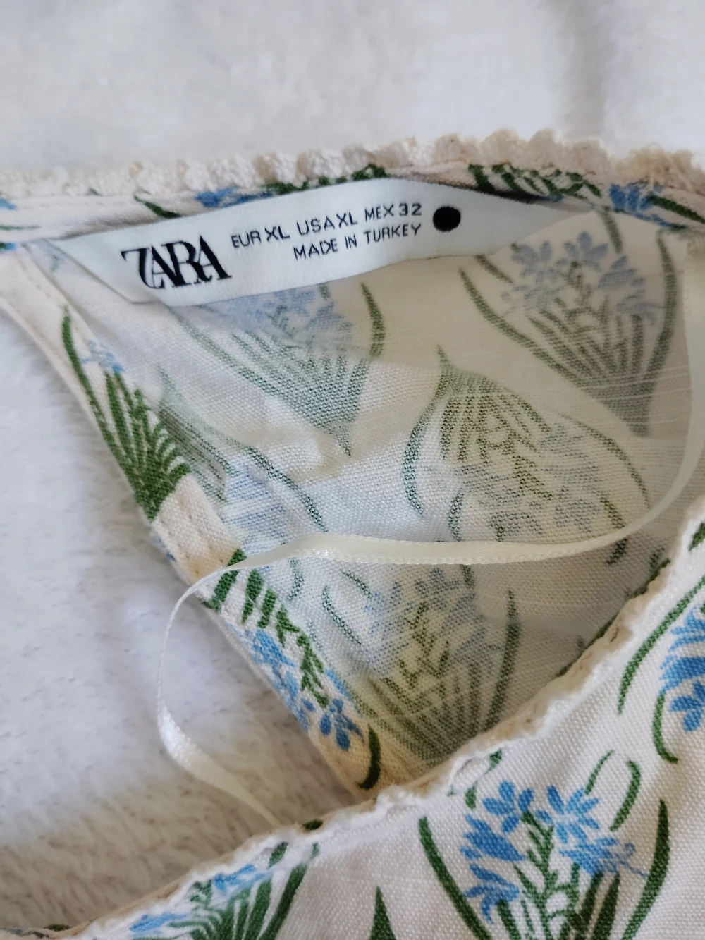 Zara Cream Floral Print Cropped Puff Sleeve Top - Backless, BOHO, Casual,Comfort